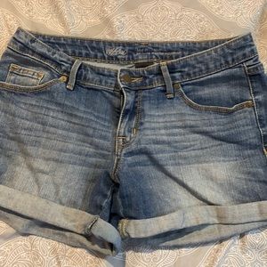 Mid rise midi denim shorts size 6